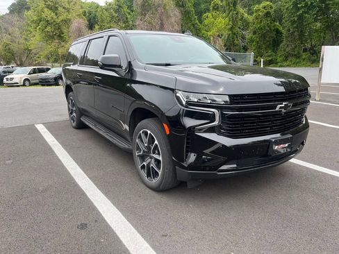 Used 2023 Chevrolet Suburban RST w/ Luxury Package AWD/4WD image 7