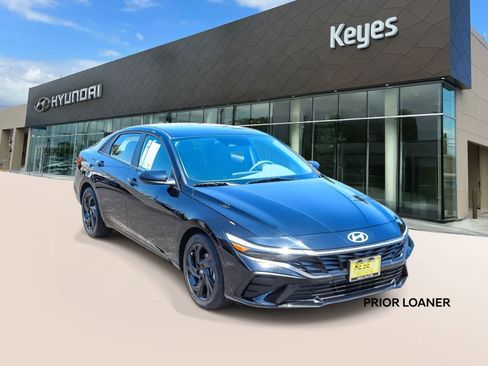 Certified 2026 Hyundai Elantra Sport FWD image 3