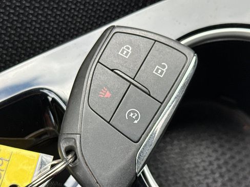 Used 2025 Chevrolet Equinox LT image 36