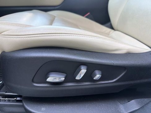 Used 2018 Cadillac XT5 Luxury w/ Driver Awareness Package FWD image 12