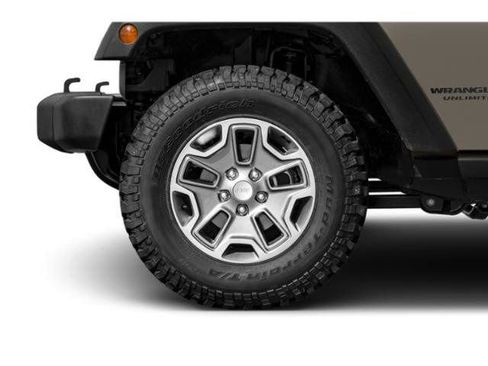 Used 2015 Jeep Wrangler Unlimited Rubicon w/ Dual Top Group AWD/4WD image 14