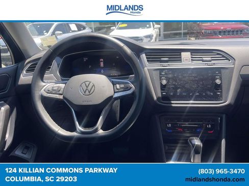 Used 2024 Volkswagen Tiguan SE FWD image 11