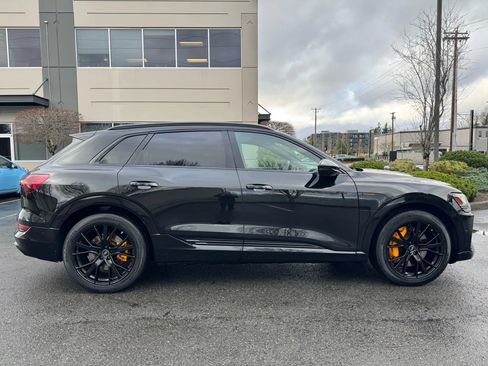 Used 2022 Audi e-tron Chronos w/ Chronos Package image 12