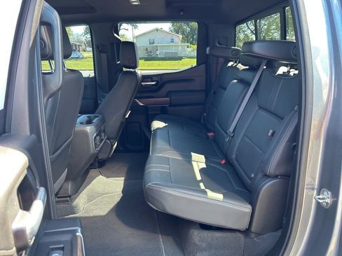 Used 2022 Chevrolet Silverado 1500 High Country w/ Technology Package image 12