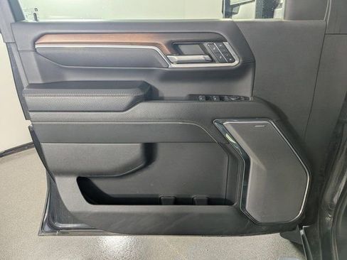 Used 2024 GMC Sierra 3500 Denali w/ Denali Reserve Package image 9