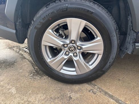 Used 2025 Toyota RAV4 XLE image 30