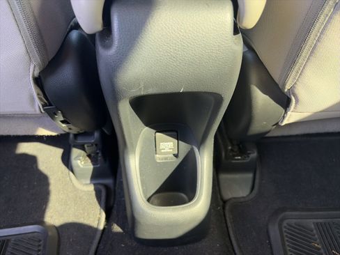 Used 2017 Honda HR-V LX image 10