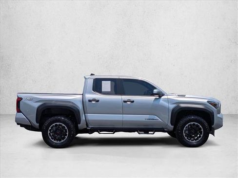 Used 2026 Toyota Tacoma TRD Off-Road AWD/4WD image 4