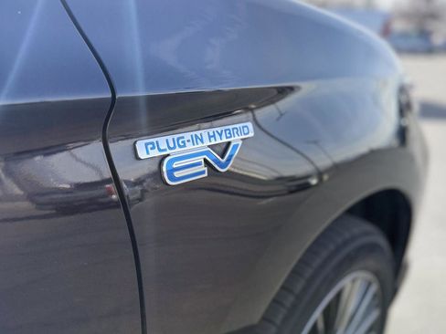 Used 2022 Mitsubishi Outlander LE image 36