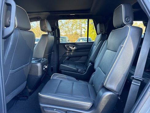 Used 2021 GMC Yukon SLT w/ SLT Premium Package image 15