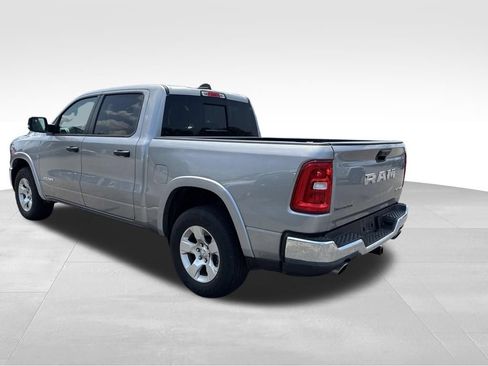 Used 2025 RAM 1500 Big Horn AWD/4WD image 3