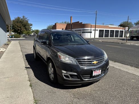 Used 2017 Chevrolet Traverse LT w/ Style and Technology Package AWD/4WD image 1