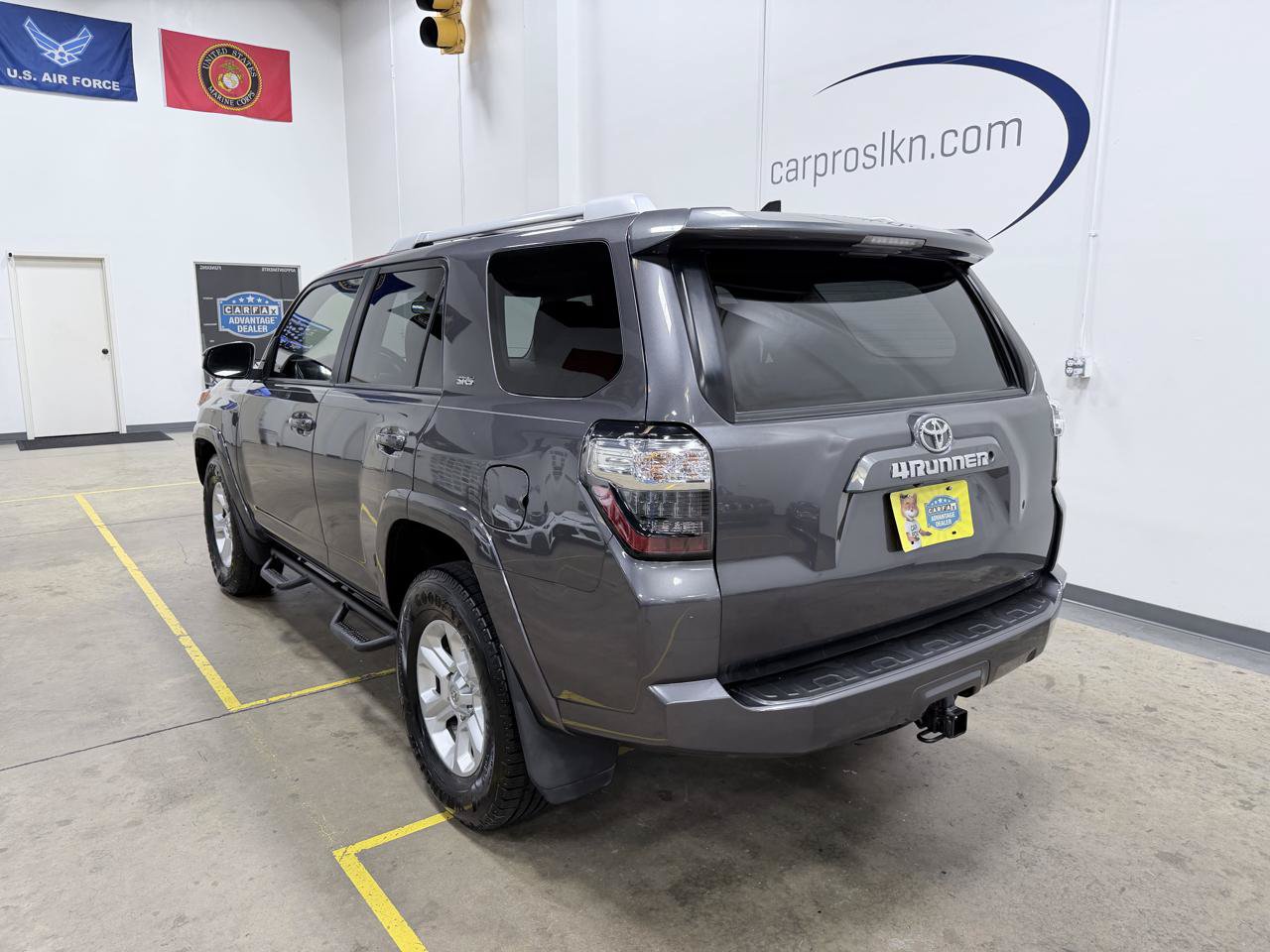 Used 2017 Toyota 4Runner SR5 RWD image 5