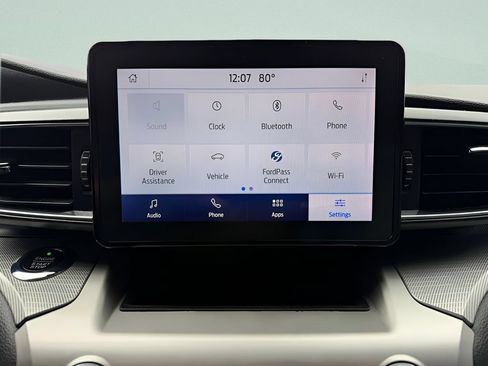 Used 2021 Ford Explorer XLT w/ Equipment Group 202A AWD/4WD image 17