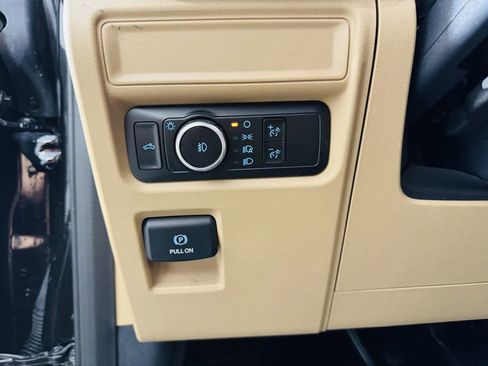 Used 2023 Ford F150 XLT image 9