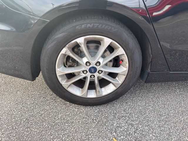 Used 2019 Ford Fusion SE FWD image 5