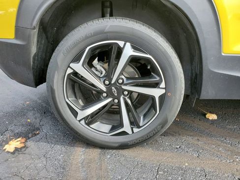 Certified 2023 Chevrolet TrailBlazer RS w/ Sun and Liftgate Package image 9