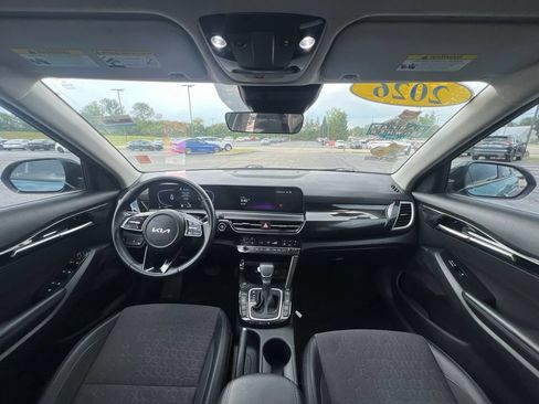 Used 2025 Kia Seltos S AWD/4WD image 8