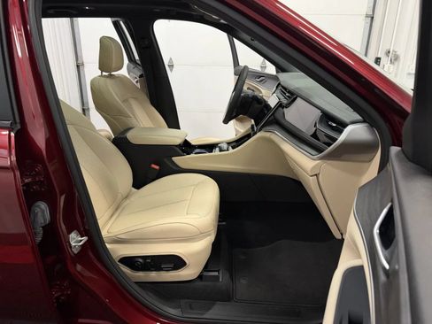 Used 2023 Jeep Grand Cherokee 4WD 4xe w/ Luxury Tech Group II image 45