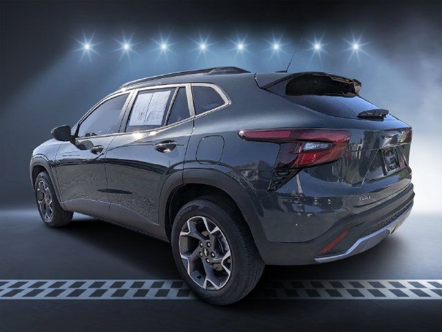 Used 2025 Chevrolet Trax LT w/ Driver Confidence Package FWD image 4