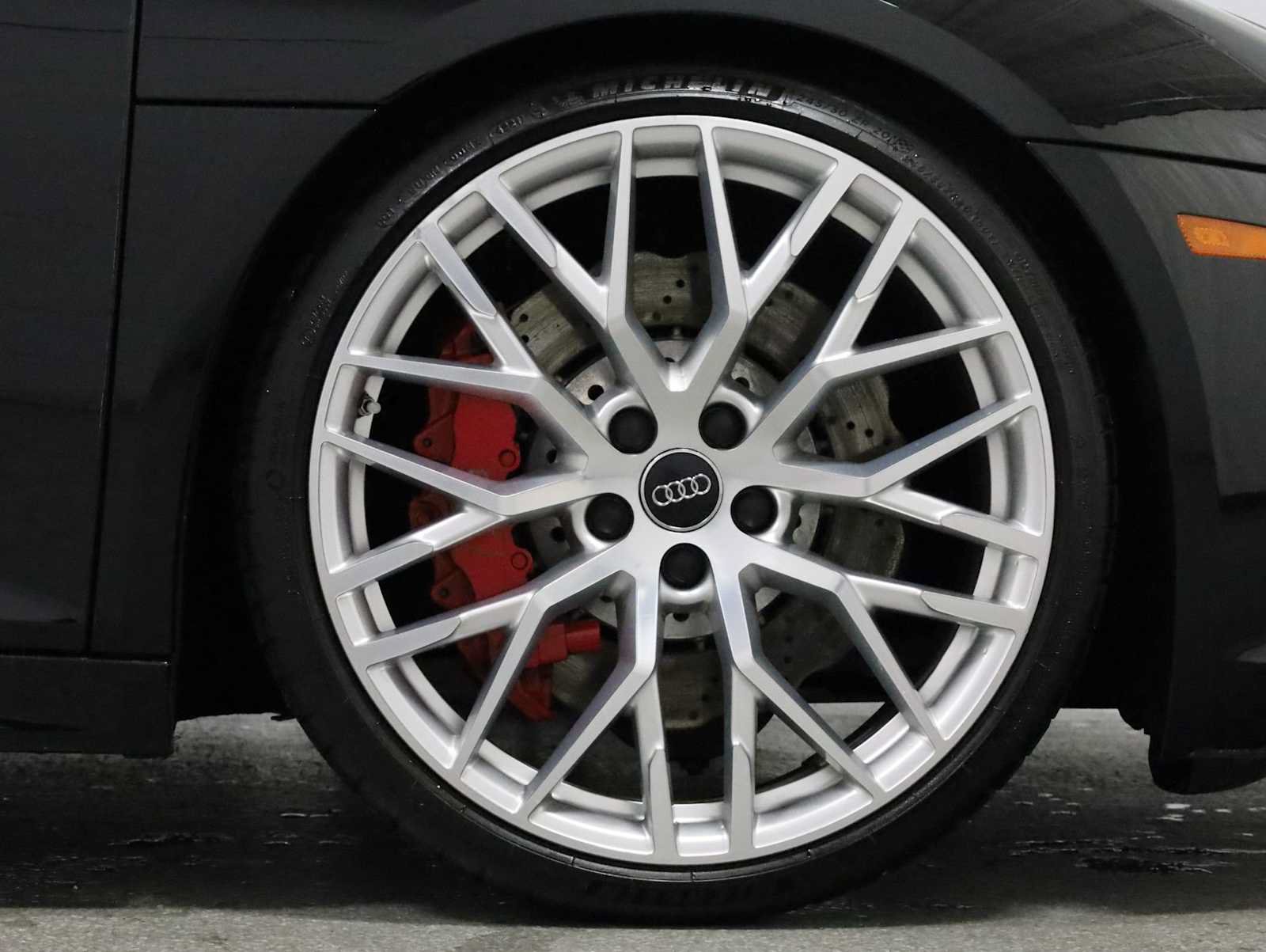 Used 2017 Audi R8 V10 w/ Carbon Exterior Package AWD/4WD image 12