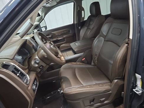 Used 2025 RAM 2500 Limited AWD/4WD image 28
