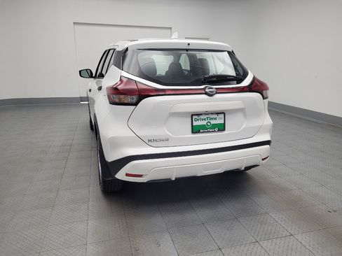 Used 2022 Nissan Kicks S FWD image 6