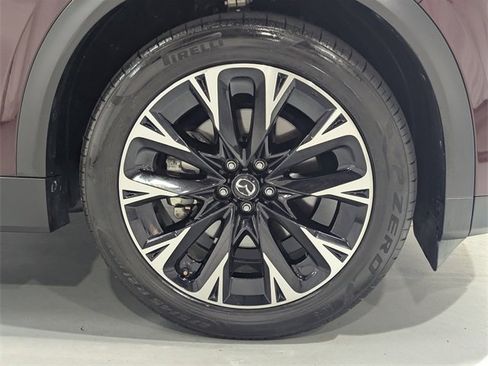 Used 2024 MAZDA CX-90 Plug-In Hybrid w/ Premium Pkg image 32