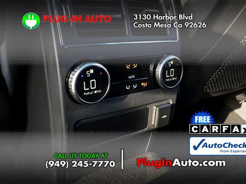 Used 2021 Jaguar F-PACE SVR image 17