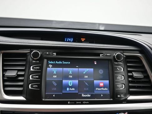 Used 2018 Toyota Highlander XLE w/ Protection Package #3 AWD/4WD image 16
