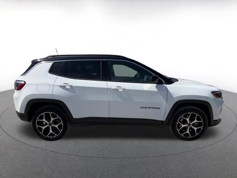 Used 2025 Jeep Compass Limited AWD/4WD image 16