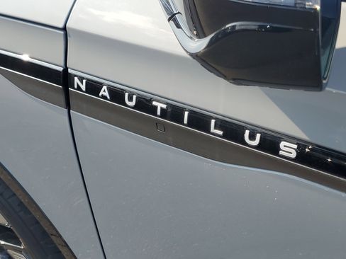 New 2026 Lincoln Nautilus Reserve w/ Jet Appearance Package image 7