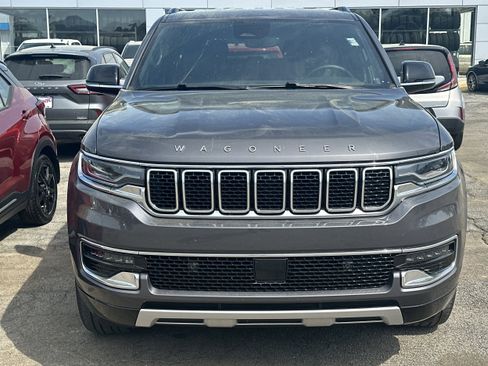 Used 2024 Jeep Wagoneer Series II w/ Flexible Seating Group image 2