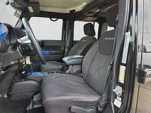 Used 2017 Jeep Wrangler Unlimited Sahara w/ Connectivity Group AWD/4WD image 14