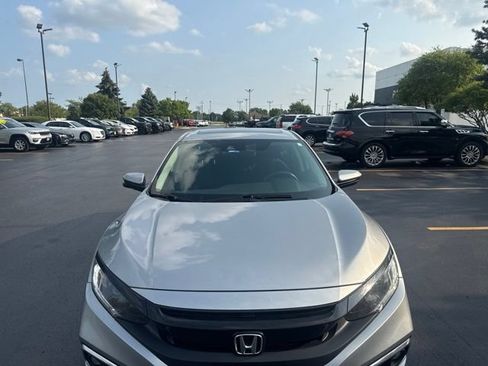 Used 2019 Honda Civic EX image 3
