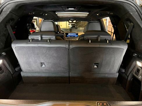 Used 2024 BMW X7 xDrive40i w/ M Sport Package image 25