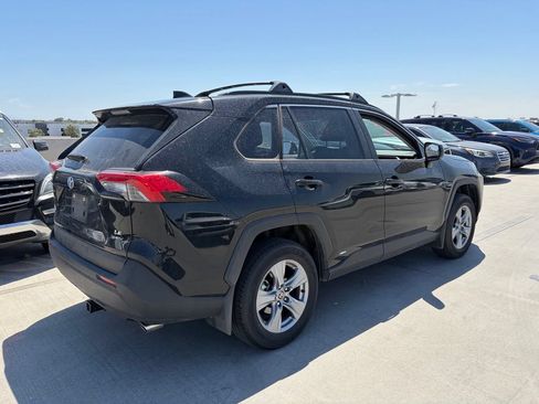 Used 2025 Toyota RAV4 LE AWD/4WD image 3