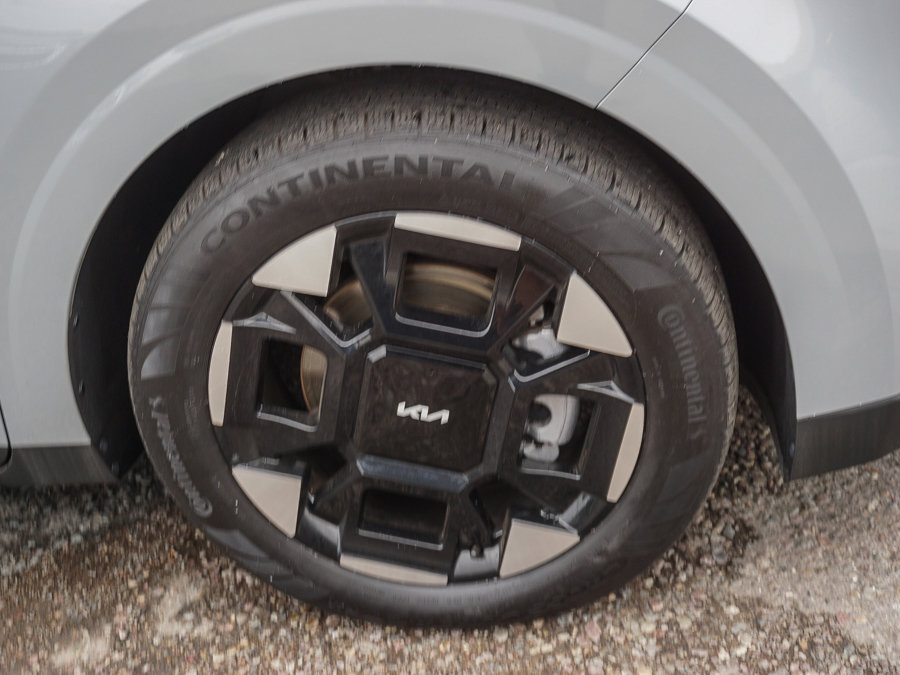Certified 2025 Kia Carnival EX FWD image 10