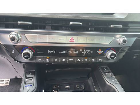 Certified 2025 Kia Telluride SX X-Line AWD/4WD image 30