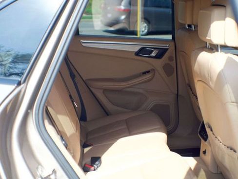 Used 2016 Porsche Macan S image 52