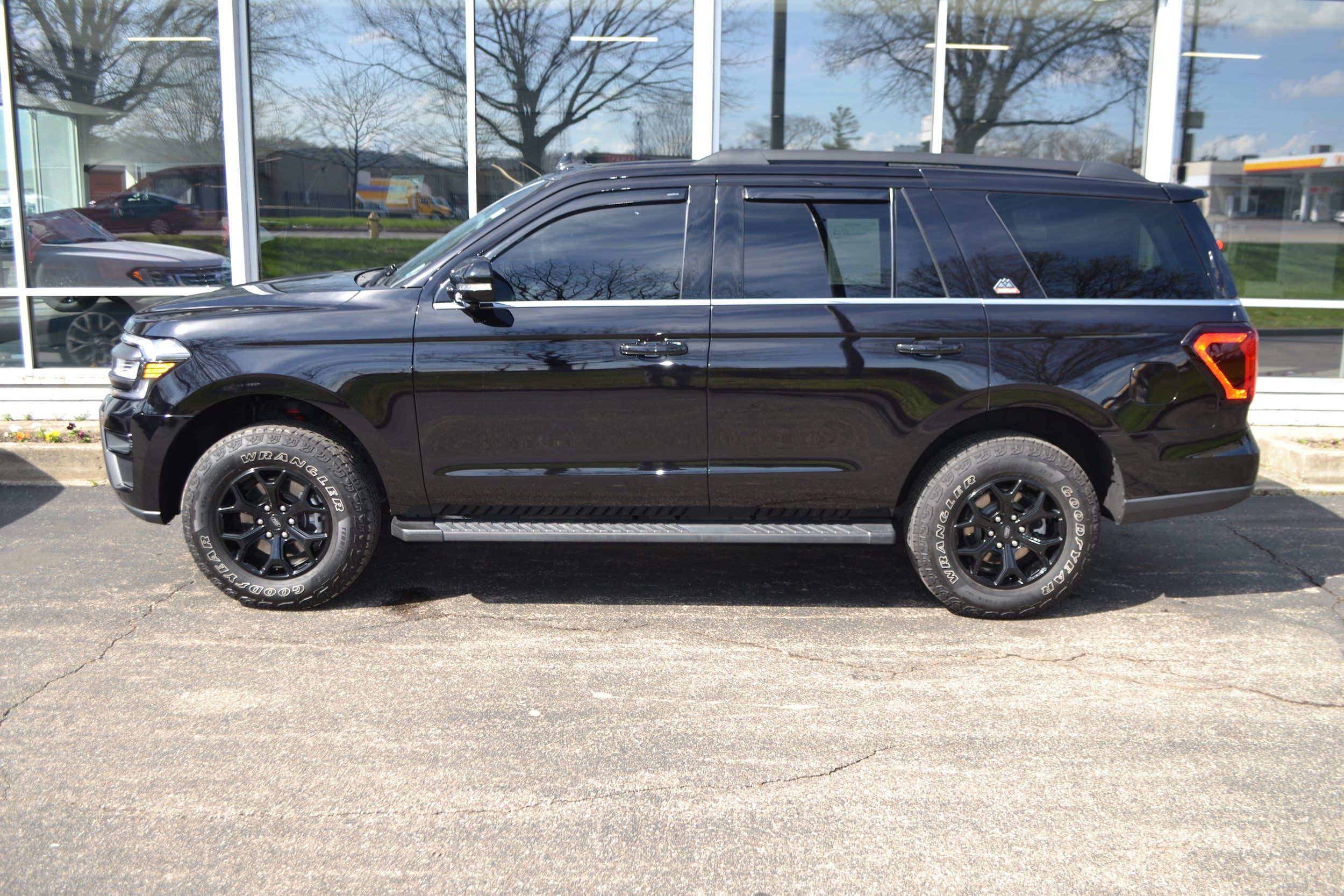 Used 2024 Ford Expedition Timberline AWD/4WD image 2
