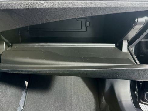 Used 2025 Toyota Camry LE w/ Convenience Package image 32