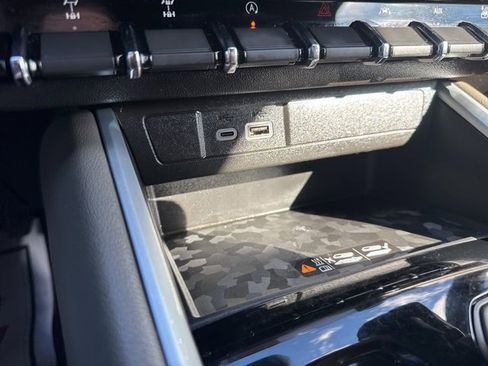 Used 2023 Chevrolet Colorado ZR2 w/ ZR2 Convenience Package III image 34