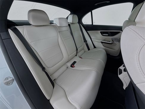 Used 2022 Mercedes-Benz C 300 Sedan image 26