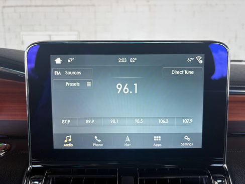 Used 2018 Lincoln Navigator L Select w/ Technology Package AWD/4WD image 38