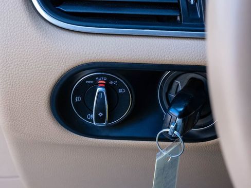 Used 2015 Porsche Macan S w/ Infotainment Package image 26