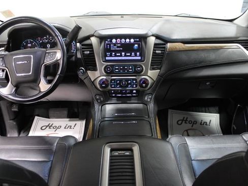 Used 2019 GMC Yukon Denali w/ Denali Ultimate Package image 2