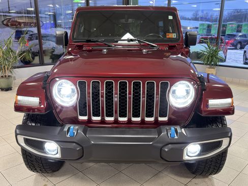 Used 2022 Jeep Wrangler Unlimited Sahara image 6