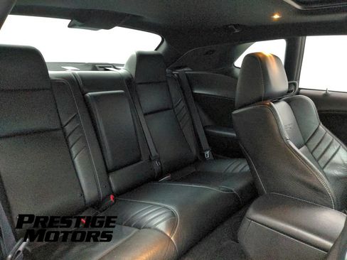 Used 2016 Dodge Challenger SRT RWD image 29