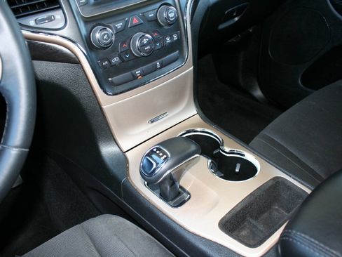 Used 2014 Jeep Grand Cherokee Laredo w/ Quick Order Package 23E AWD/4WD image 17